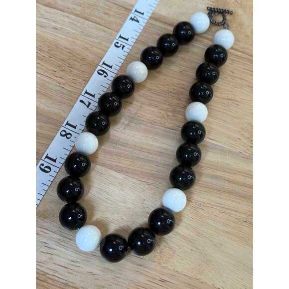 Black & White Glass Beaded Necklace With Toggle Clasp - Picture 6 of 10